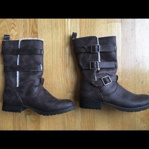 American Eagle boots